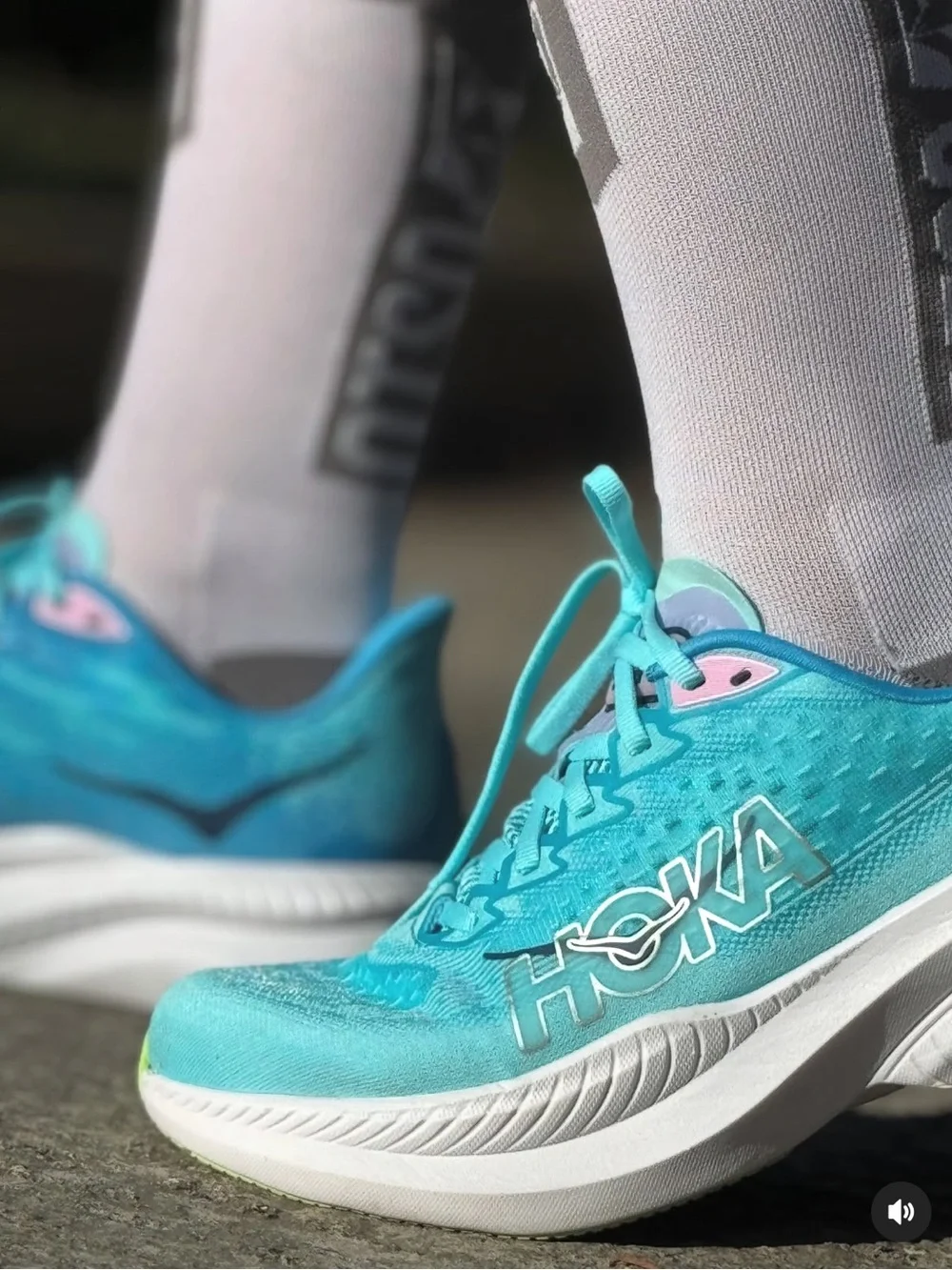 Hoka Mach 6 Women size 8.5 Turquoise Aqua Running Shoes